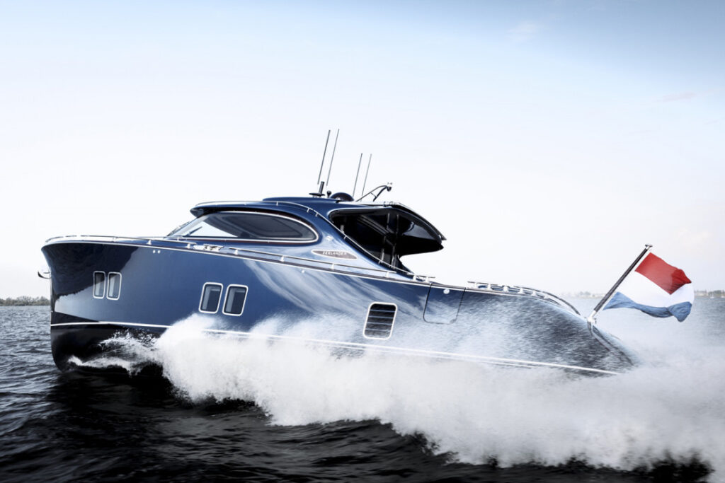 Private Yachts: Zeelander 5 shines bright